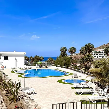 Ocean View And Heated Pool Apartment